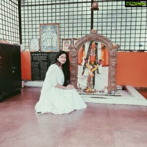 Poonam Kaur Instagram - #omshanti