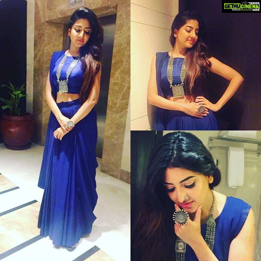 Poonam Kaur Instagram - To stand by the good hearted ones #vishalactor .....for a fantastic event in chennai #vishal25 In my fav @mv_bridalcouture #parokshabymalarvikram ππ»ππ»ππ»jewels by @pradejewels πππmake up @stylistparul