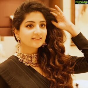 Poonam Kaur Instagram - God will give u what one is looking for from deep within .....don't compromise....be consistent....wish good specially for the ones who r trying to pull u down ...god bless .... have a great day n thank u for all the love .... #peace #love #life #pklove