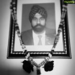Poonam Kaur Instagram - I always fought with GOD you left me too soon on this date ... you were just 31... I was just 4 ... little did I know that I will b reading all the letters in the post cards which came after u to support for their education ..... I walking down the streets near gurudwara n a few other and they say ... "Deepa ki beti aagayi .... u are remembered even after your physical body left us for 25 years now .... I fought with god that how could it b evil to my mom who was just 26 n innocent .... little did I know that u chose a fighter as your life partner .....yes I fight with god daily for you coz it's a evil n atrocious world .... on when I am on the edge of giving up .... there is a blessing which comes my way ... which puts me in the right path ..... I want to say sorry to u if I have hurt u u unintentionally....I remember u every day ... every spiritual moment .... in every happiness n sorrow I go thru ... thank you for guiding me in moments of despair ... I hope I live up to what u said to me in my ears one day before just u were gone .... know that ur daughter will always intend right n will always fight.... love u papa .... ( gone too soon ) ........yours ... choti 😘