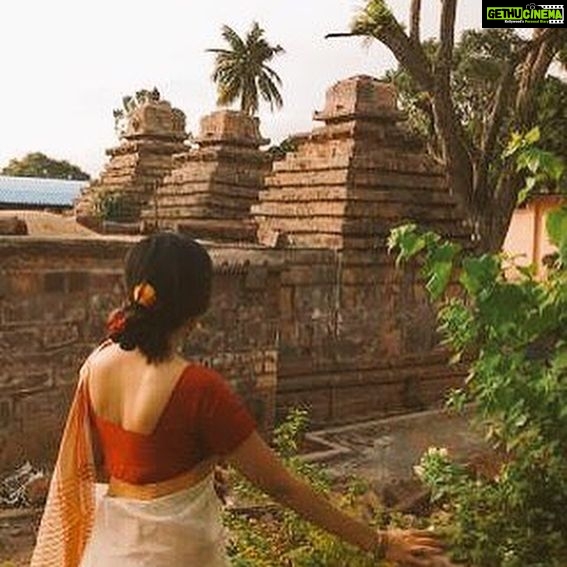 Poonam Kaur Instagram - My #Mondaymorning was extremely positive n beautiful... my #templestories #andhrapradesh #me