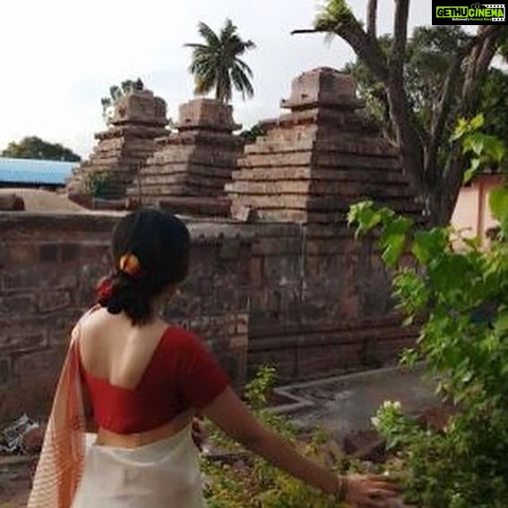 Poonam Kaur Instagram - My #Mondaymorning was extremely positive n beautiful... my #templestories #andhrapradesh #me