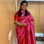 Poornima Bhagyaraj Instagram - Did a guest role in ‘Poove Unakaaga’. Pls do watch @sunnxt beautiful jewellery by @rimliboutique exquisite blouse by @poornimas_store