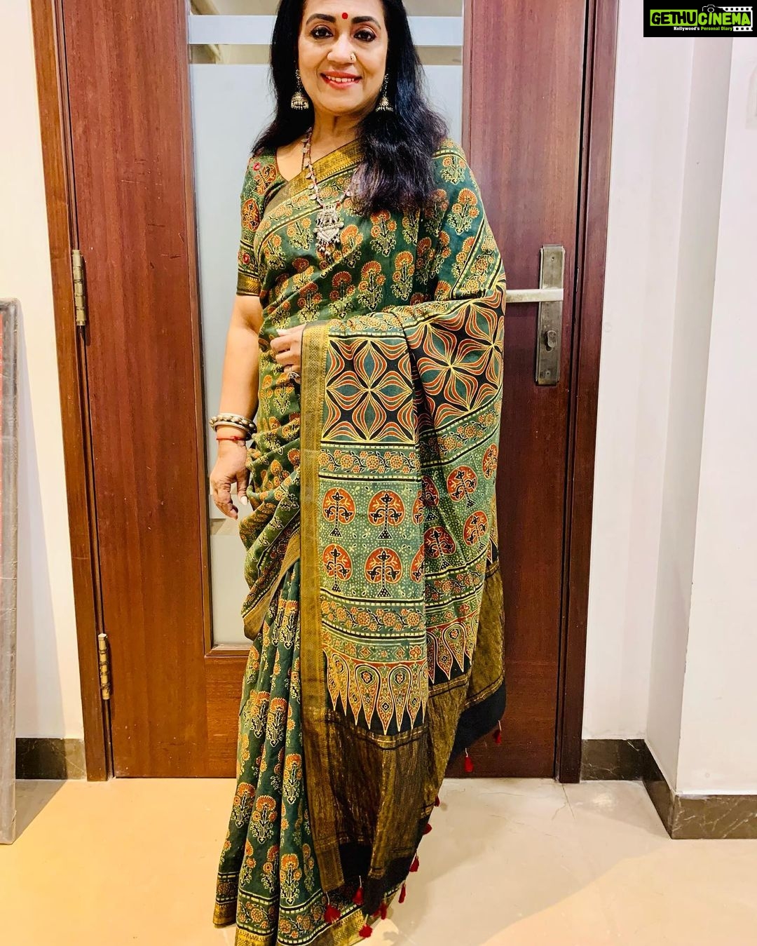 Poornima Bhagyaraj Instagram - Thanks to @kalamanchstore for this beautiful saree which is Handmade & Handblock Printed Natural dyed Ajrakh Mangalagiri Cotton Saree...These are Artisanal sarees by Artisans from Gujarat...These sarees are soft to touch & light like a feather..Drape beautifully well and have a lovely fall...a perfect fitting blouse adds up
