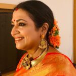 Poornima Bhagyaraj Instagram - At the siima awards yesterday at Hyderabad. Got many admiring glances for the outstanding neckpiece from @rajianand and I love this saree from @srikumaranstores1955 and my exquisite blouse from @poornimas_store and by styling advisor my dear @kikivijay11