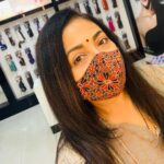 Poornima Bhagyaraj Instagram – New season new highlights for my hair and my favourite vetiver mask❤️