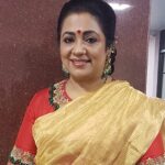 Poornima Bhagyaraj Instagram - At the grand award function..#filmfareawards2019 Thanks for the beautiful earrings @rimliboutique Blouse from my store @poornima_bhagyaraj