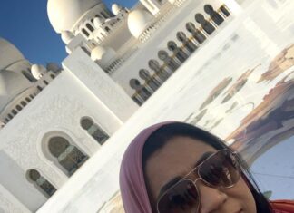 Poornima Bhagyaraj Instagram - At the sheikh zayed grand mosque, Abu Dhabi