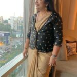 Poornima Bhagyaraj Instagram - Gold & Black theme ! Saree n jacket created by my team @poornima_bhagyaraj 💛 Accessories by @rimliboutique thank you 💛