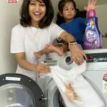Poornitha Instagram - The majority of you who know Navya are well aware of her mischievous shenanigans! She's a feisty little thing! However, the end result was an overabundance of laundry! She gets dirt and stains on her clothes, so a single wash isn't enough! I no longer have to think about it, thanks to this bottle of wonder, the #surfexcelmaticliquid . It effortlessly eliminates even the most stubborn stains, rendering the most difficult task of the day a breeze! I will now enjoy Navya's playtime even more because I know Surf can take care of our laundry. @surfexcelmaticliquid