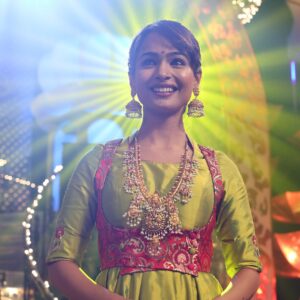 Poornitha Instagram - Do you see the halo behind my head?
Okay I'm not saying I'm enlightened n all but that shows how bright and happy my heart is to be able to wear this gorgeous gorgeous gown made by my favorite designer Siddharth from hangar_atelier and to adorn all the royal pieces of jewellery made by my friends at bcos_its_silver.
 After all this, I still need a magician behind the lens to capture the most genuine and best smiles. 
Photography genius credit goes to Steven AJ! 
But they put together these amazing amazing ensembles every week! I look a lot more excited, don't I? 
For good reason of course!! The Grand Finale of Junior Senior is tomorrow at 2pm. Hands down the most exciting episode so far.
Tune in to Zee Tamil to share my excitement and support the teams :) #JuniorSenior #GrandFinale #NoWonderTheyMadeMeLookSoGrand #ZeeTamil #EpicFinale#vsco #vscocam