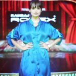 Poornitha Instagram - Things are getting more and more interesting, guys! If you thought Game of Thrones was exciting, come watch the Semi finals week 2 of Junior senior. We won't disappoint 😉 Tune in on Sunday to Zee Tamil at 2:00pm to watch the fun. Outfit courtesy - @hangar_atelier #JuniorSenior #ArtistLife #NewEpisodeExciteee #TuneIn