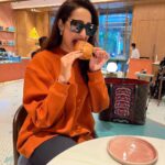 Pragya Jaiswal Instagram - To eat or not to eat 🤔🥐 #SundayMood #CheatDay 🤦🏻‍♀️