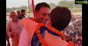 Prakash Raj Instagram - Kasabhabariyahi..Amarpur..Bachwara..Gadhpura..Last day of campaigning with @kanhaiyakumar @jigneshmevani80 @Javedakhtarjadu ..leaving #begusarai proud and happy of spending meaningful time for the COUNTRY and feeling ASSURED of empowering #citizensvoice in parliament.. JAI HIND