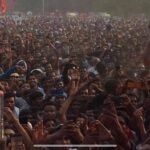 Prakash Raj Instagram - In #Barauni ... with @AzmiShabana ji ..as Tu Thu #ChowkidarSena lives in denial mode.. the TRUTH in #begusarai is...“”SADAK par CHOWKIDAR .. GHAR GHAR mein KANHAIYA KUMAR””. I’m proud to be ensuring and witnessing WINDS OF CHANGE @kanhaiyakumar #citizensvoice in parliament 💪💪