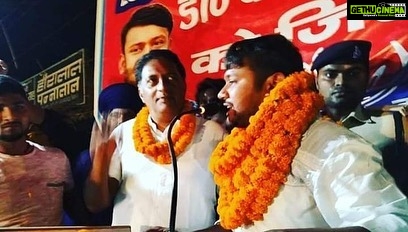 Prakash Raj Instagram - Citizens voice will roar in the parliament !! 🙌🙌 @kanhaiyakumar #begusaraj #prakashraj #citizensvoice #parliament