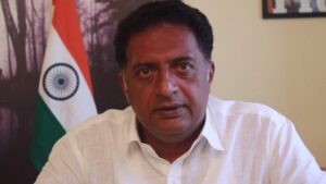 Prakash Raj Instagram - PrakashRaj on fake news !! Don’t get carried away guys ! Prakashraj is an independent candidate . This is the cheap tactics from congress! 🙏🏻 Bangalore, India