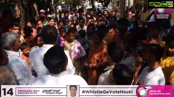 Prakash Raj Instagram - Elections are a business in India, Poor people think they will get money when they vote, but they don’t realise they are selling the future of their families for just 5000 rs! That’s the truth ..time to explain them to choose their right candidate who refuses to pay them money for their votes. It’s their RIGHT !! #bangalorecentral #bangalore_insta #whistlepodu #whistlegevotehaaki #serialno14 #rebbotbangalore with #prakashraj #independentcandidate Bangalore, India