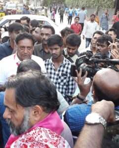 Prakash Raj Instagram - Thanks to #swarajindia leader #yogendrayadav to come and support Prakash Raj today at the campaign at Mahadevpura constituency today 🙏🏻