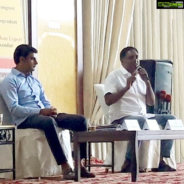 Prakash Raj Instagram - @prakashraaj is currently at the @WFRising meet. This shows that he does not only #justask questions but is ready to answer them too. He is fighting for accountable politics in Bangalore central, #benguluru choose your candidate wisely ! #bangalorecentral #bangalore_insta #whistlepodu #whistlegevotehaaki Bangalore, India