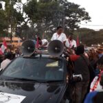 Prakash Raj Instagram - Loved & welcomed by his citizens in C V Raman Nagar, time to see a stronger candidate from BANGALORE central in the parliament. Let’s break the jinx get a independent candidate & create history ! #WhistleGeVoteHaaki #prideofkarnataka #prakashraj Bangalore, India