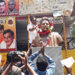 Prakash Raj Instagram – Loved & welcomed by his citizens in C V Raman Nagar, time to see a stronger candidate from BANGALORE central in the parliament. Let’s break the jinx get a independent candidate & create history ! #WhistleGeVoteHaaki #prideofkarnataka #prakashraj Bangalore, India