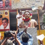 Prakash Raj Instagram - Loved & welcomed by his citizens in C V Raman Nagar, time to see a stronger candidate from BANGALORE central in the parliament. Let’s break the jinx get a independent candidate & create history ! #WhistleGeVoteHaaki #prideofkarnataka #prakashraj Bangalore, India