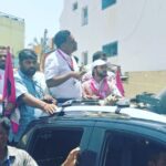 Prakash Raj Instagram – Prakashraj campaigning at CV Raman Nagar today. Pink is the colour of the season . #alternatepolitics on the way . #whistlegevotehaaki #serialno14 #bangslorecentral #independentcandidate Chamrajpet