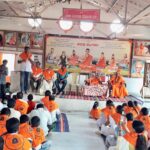 Prakash Raj Instagram - Visited Sharana Sangama today, took their blessings. Everyone present are on same view that both the national parties have failed in raising the issues pertaining to the community, time for CHANGE & change is HERE. #ThinkMaadiVoteMaadi #citizensvoice in #parliament 4m #bengalurucentral this #LokSabhaElections2019 #rajajinagar Bangalore, India