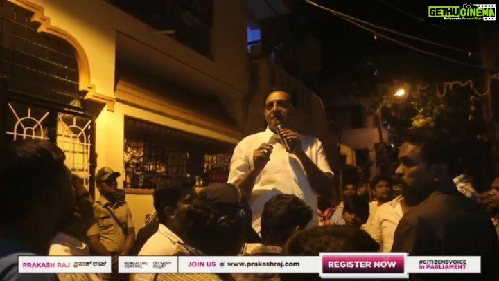 Prakash Raj Instagram - Every election has been turned into a cricket match. Nobody cares about people’s issues. This ELECTION let’s take the citizen’s voice to the parliament #thinkmaadivotemaadi #citizensvoice #chaloparliament #prakashrajforprogress #prakashraj #bangalorecentral #independentcandidate