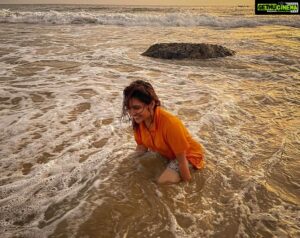 Prayaga Martin Instagram - Have you ever been trapped in between the waves? Twisted, turned and flipped upside down by her? 

You are seeing the smile now but I can't tell you how scared and shaken I was after this. My moment of 'this is it' and a whole lot of moments of the deep waters showing me who is boss.

Something very special is coming your way in the next few days...

#AMomentfortheEarth

@scubacochin @vivek_0007 @_its_me_caroline @athirapatel @vyshak_sivarajan @_joel_thadevues