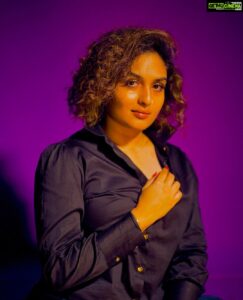 Prayaga Martin Instagram - Deep purple and dark chocolate for you