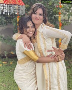 Prayaga Martin Instagram - Onam with you SuperWoman! 
@ranjini_h ♥️♥️♥️✨