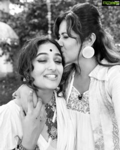 Prayaga Martin Instagram - Onam with you SuperWoman! 
@ranjini_h ♥️♥️♥️✨