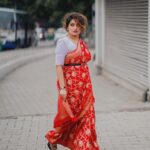 Prayaga Martin Instagram - Walk down the Ramp called Street to discover that Everyone is a universe of thoughts, insights & feelings. Designer & styling : @bhargavi_vikyathi @bhargavi19 Top @jmes_couture Photography : @deepakvijay MUA @juli_julian_makeover_studio B'Lore