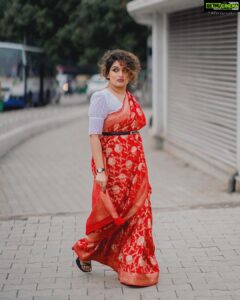 Prayaga Martin Instagram - Walk down the Ramp called Street to discover that Everyone is a universe of thoughts, insights & feelings. 

Designer & styling : @bhargavi_vikyathi @bhargavi19
Top @jmes_couture 

Photography : @deepakvijay 
MUA @juli_julian_makeover_studio