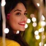 Prayaga Martin Instagram - W, you're light. #moondance #vanmorrison Photography : @sk_abhijith alongside @k_s_sanju_t_v_m Styled by @jishadshamsudeen :)