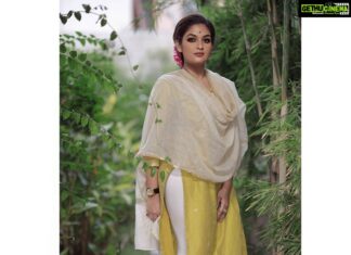 Prayaga Martin Instagram - Her secret is the nature's patience 🌱🍃