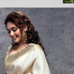 Prayaga Martin Instagram – Six Yards of Pure Grace!! In a world full of changing new trends, I’m pleased to find something still classy in this gorgeous Kancheepuram saree classed up with a combination of metallic gold and splashes of white woven with trendy linear pattern all over the body.

Beautifully Crafted for me by @elanclassics

#elandesignerstudios