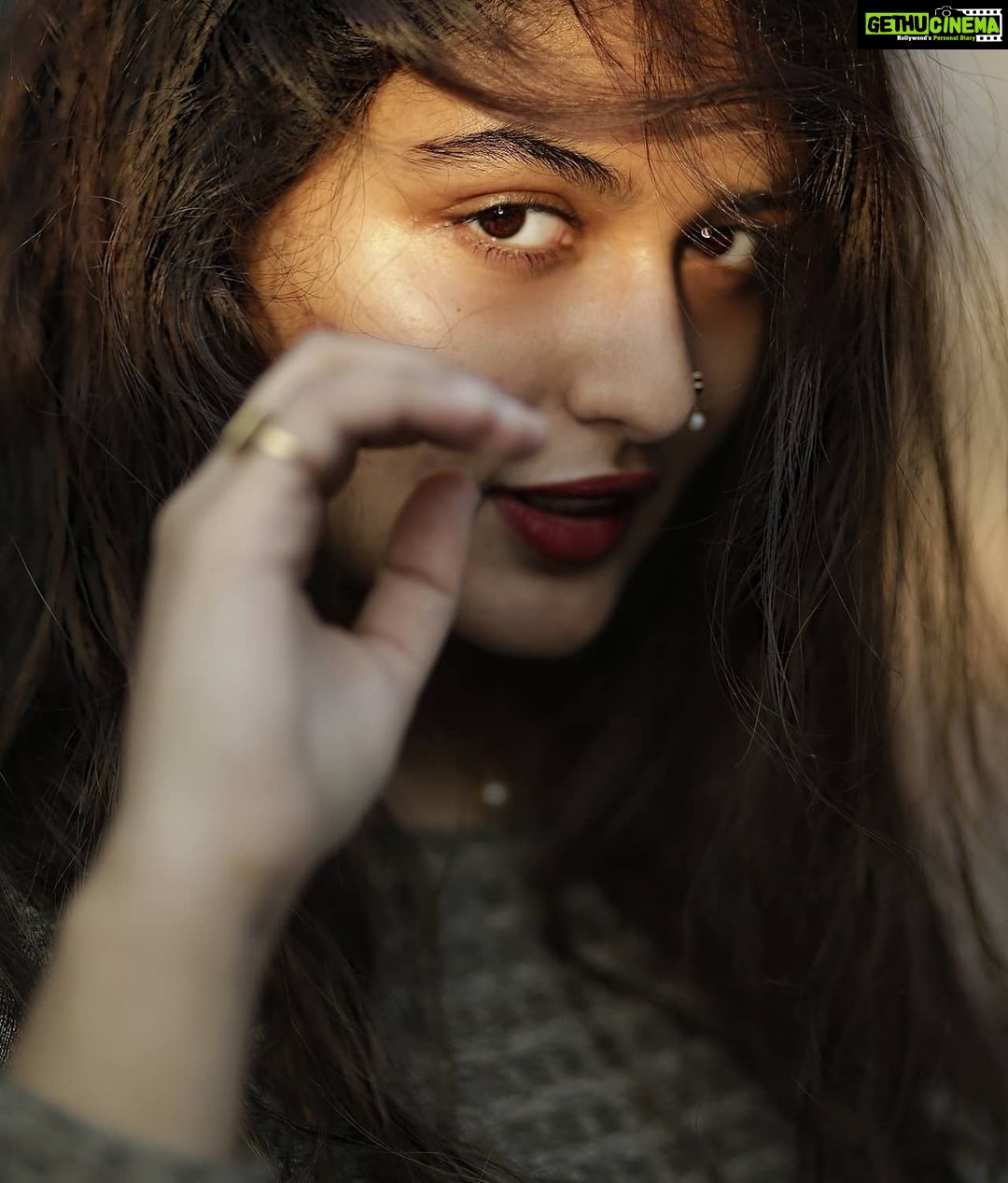 Prayaga Martin Instagram - Catching up with the sun! @pranavraaaj 💫
