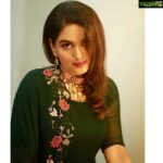 Prayaga Martin Instagram - Jewellery | @m.o.dsignature | Suit | @t.and.msignature | Photograph | @pranavraaaj |