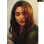 Prayaga Martin Instagram – There Must Be An Angel – EURYTHMICS!
“And when I think that I’m alone
It seems there’s more of us at home
It’s a multitude of angels
And they’re playing with my heart” – ANNIE LENOX

@t.and.msignature 🍁
@pranavraaaj 🍂

#lockdownmusic