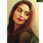 Prayaga Martin Instagram - There Must Be An Angel - EURYTHMICS! "And when I think that I'm alone It seems there's more of us at home It's a multitude of angels And they're playing with my heart" - ANNIE LENOX @t.and.msignature 🍁 @pranavraaaj 🍂 #lockdownmusic