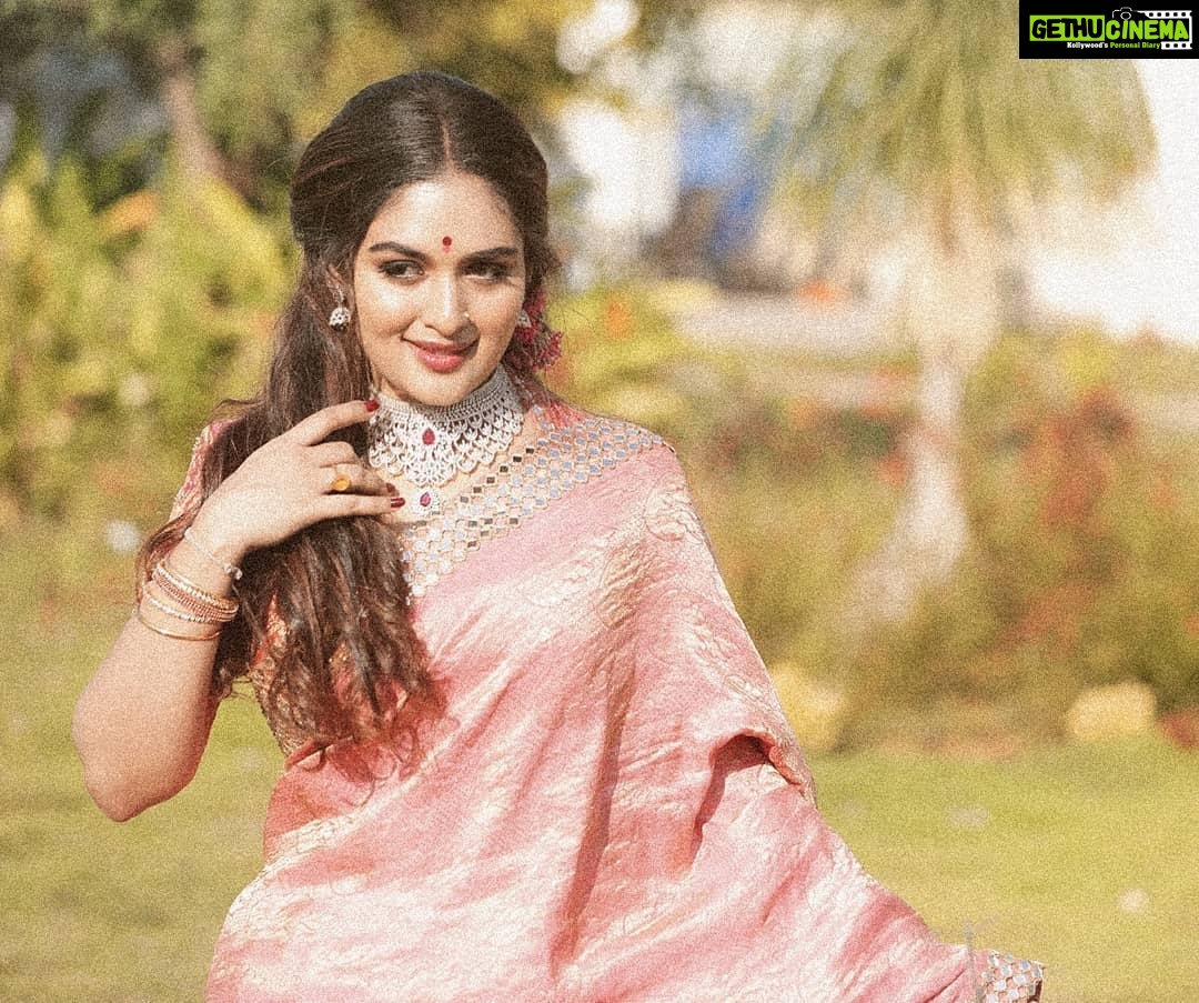 Prayaga Martin Instagram - #Geetha #kannada Adorning @mspinkpantherjewel