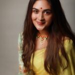 Prayaga Martin Instagram - GOLD . . . Photographed by @rajithrathiyappan Saree @pooojadev Beauty & Hair @priyankajohn_makeupartist Guttapusalu @aravindjewellery Styled by @missmenon Assisted by @ak___hil @___darsan___