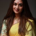 Prayaga Martin Instagram - :) Photographed by @rajithrathiyappan Saree @pooojadev Beauty & Hair @priyankajohn_makeupartist Guttapusalu @aravindjewellery Styled by @missmenon Assisted by @ak___hil @___darsan___