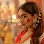 Prayaga Martin Instagram - Durga Ashtami is not just another day for true malayalis 😬 Trying out the crouching Nagavalli look for Geetha 🤦‍♀️😅 #justmalluthings
