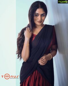 Prayaga Martin Instagram - Saudade, The love that remains . 
Those of you who live by longing :’) Clara from the ever romantic Thoovanathumbikal 🥀