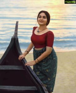 Prayaga Martin Instagram - Waves Of Nostalgia .
@toonusunny getting the aesthetics of the yesteryear idol carefully captured , with all its beauty !  Here , been the best experience of slipping into the legendary Sheela Ma’am’s poise ! 
Karuthamma from the all time Malayalam classic ‘Chemeen’. How more fortunate can one get ? I don’t know . 
Cherishing the moments of being her . Pride of Malayalam cinema !
PS : എന്റെ കൊച്ചുമുതലാളി... 😅 phew!
One out of 5 looks ! This edition of star and style magazine !
@shantikrishna @jaseenav