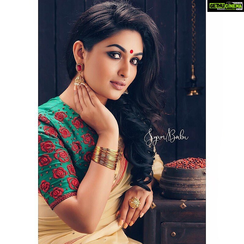 Prayaga Martin Instagram - @syam__babu @pooojadev